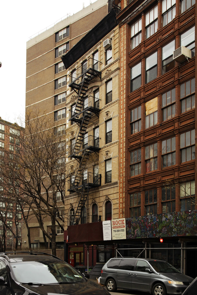 57 E 4th St in New York, NY - Building Photo - Building Photo