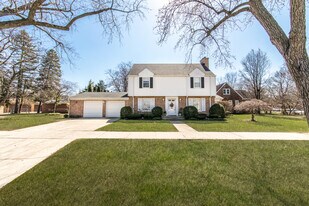 829 Hastings St in Park Ridge, IL - Building Photo