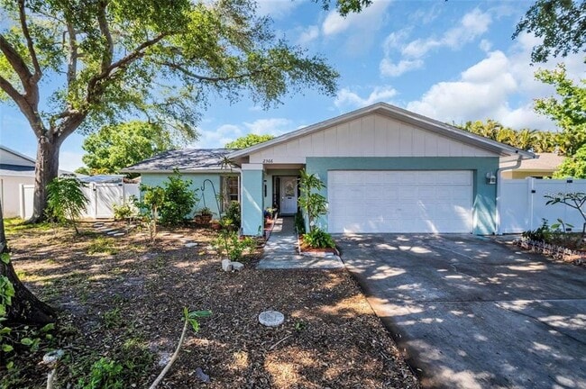 2366 Covington Dr in Clearwater, FL - Building Photo - Building Photo