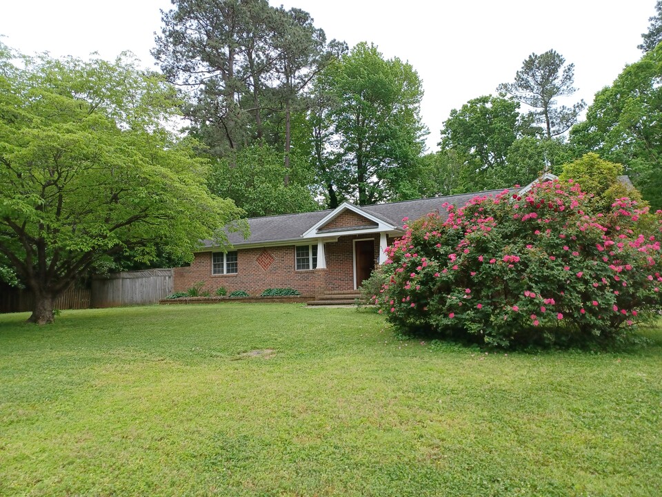 511 Normandy St in Cary, NC - Building Photo