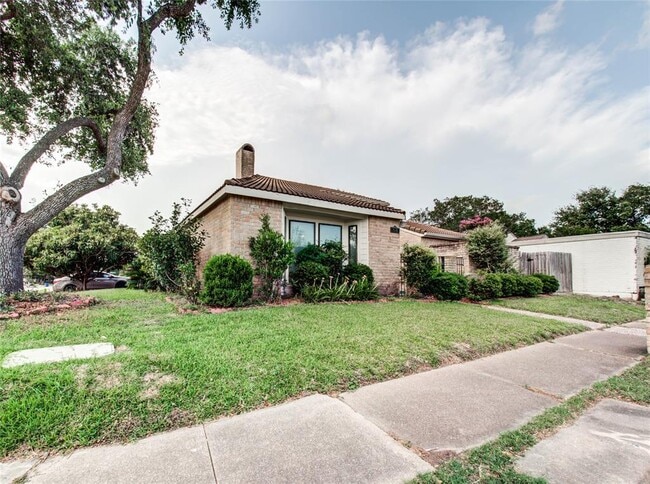 14226 Woodnook Dr in Houston, TX - Building Photo - Building Photo
