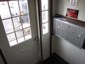 Center Court Apartments in West Springfield, MA - Building Photo - Building Photo