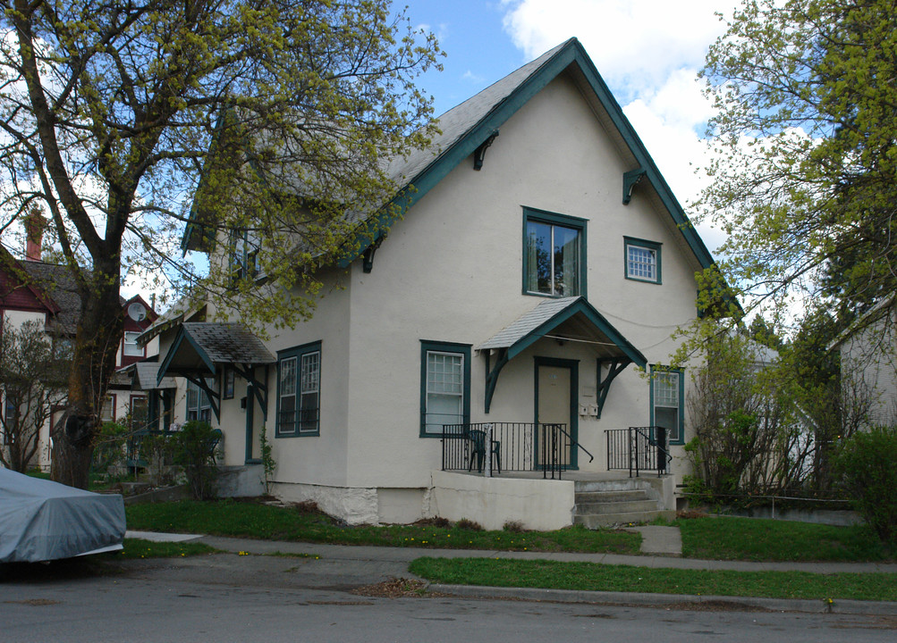 317 S Coeur D'alene St in Spokane, WA - Foto de edificio