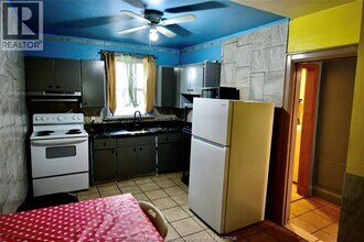 1650 UNIVERSITY in Windsor, ON - Building Photo - Building Photo