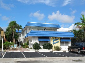 Sunny Shores Apartments in Fort Lauderdale, FL - Building Photo