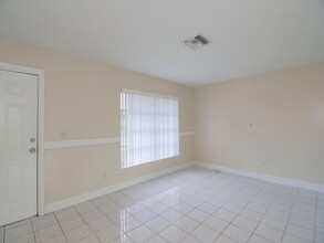 650 SE Evergreen Terrace, Unit 02O in Port St. Lucie, FL - Building Photo - Building Photo