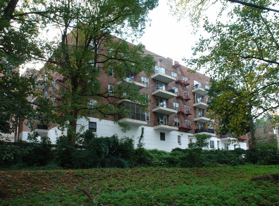 115 Lawton St in Yonkers, NY - Building Photo