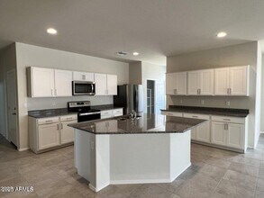 1168 W Falls Canyon Dr in Casa Grande, AZ - Building Photo - Building Photo
