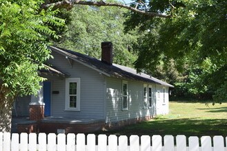 701 Faucette St in Fuquay Varina, NC - Building Photo - Building Photo