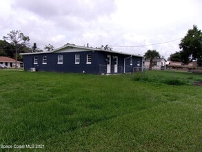 1240 N Singleton Ave in Titusville, FL - Building Photo - Building Photo
