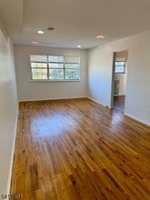 15 College Dr in Edison, NJ - Building Photo - Building Photo