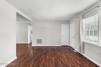 106 Estate Dr in Jacksonville, NC - Building Photo - Building Photo