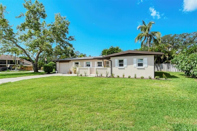 7521 Sundial Terrace in Sarasota, FL - Building Photo - Building Photo