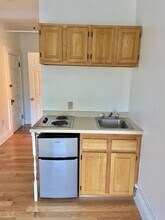 1077 Beacon St, Unit 9 in Brookline, MA - Building Photo - Building Photo
