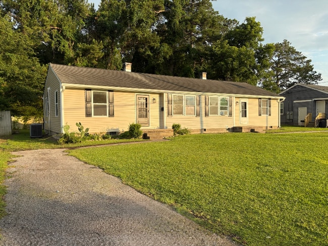 241 York St in Jacksonville, NC - Building Photo - Building Photo