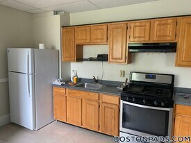 183 Harvard St in Cambridge, MA - Building Photo