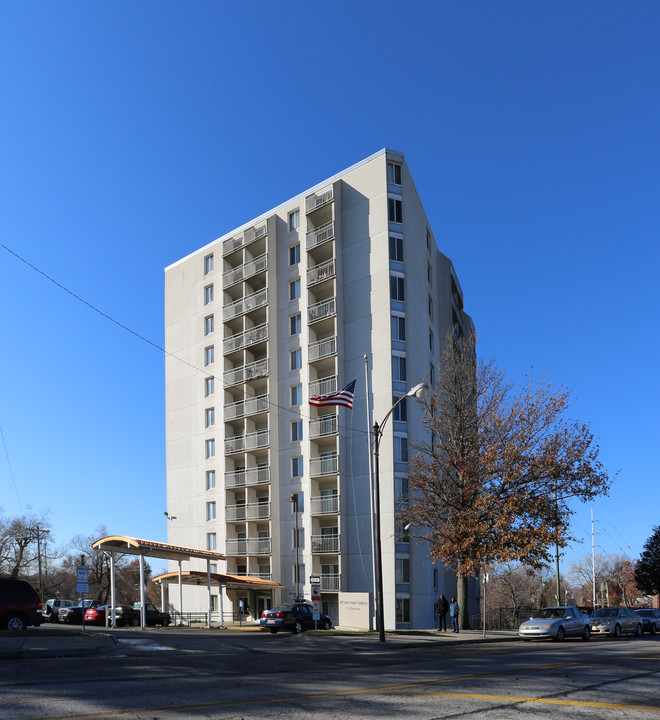 Bethany Park Towers in Kansas City, KS - Building Photo