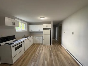44 Northumberland Av in Saint John, NB - Building Photo - Building Photo