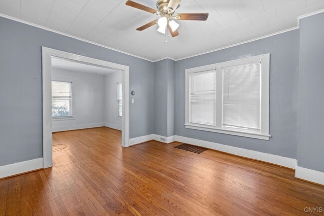 401 Valley Dr in Syracuse, NY - Building Photo - Building Photo