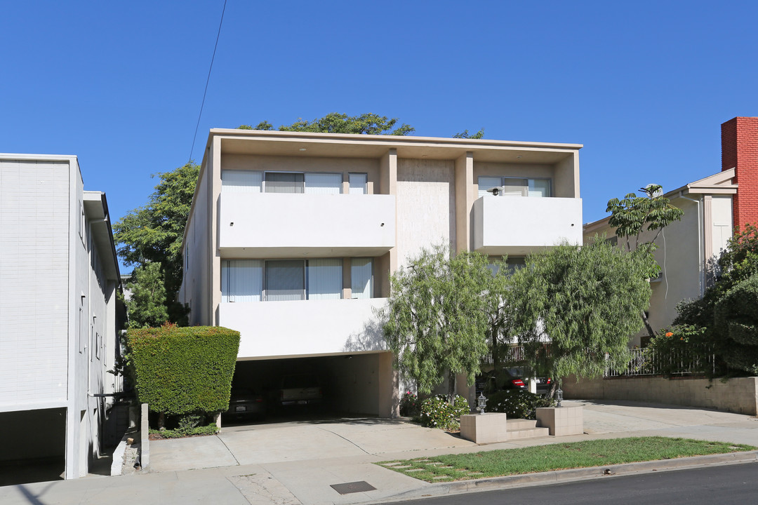 11935 Mayfield Ave in Los Angeles, CA - Building Photo