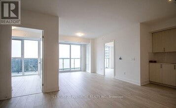 2545 Simcoe St N in Oshawa, ON - Building Photo - Building Photo