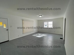 758 Beeson Dr in Winchester, IN - Building Photo - Building Photo