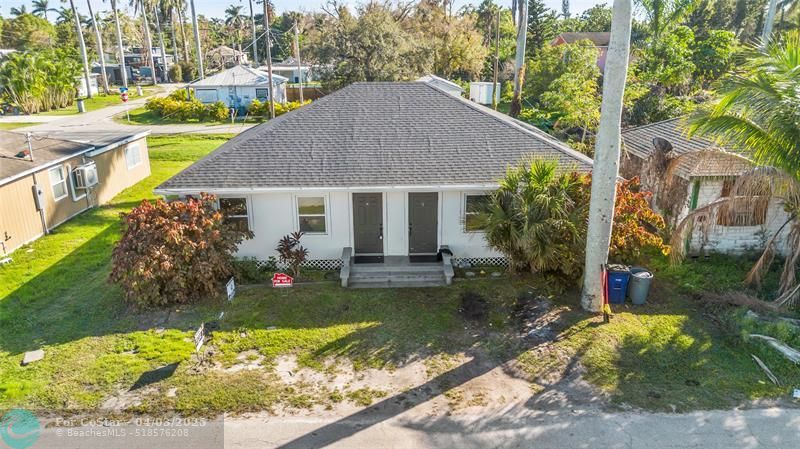 25 Cypress St in North Fort Myers, FL - Building Photo