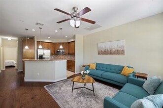 5706 Baltic Blvd in Plano, TX - Foto de edificio - Building Photo