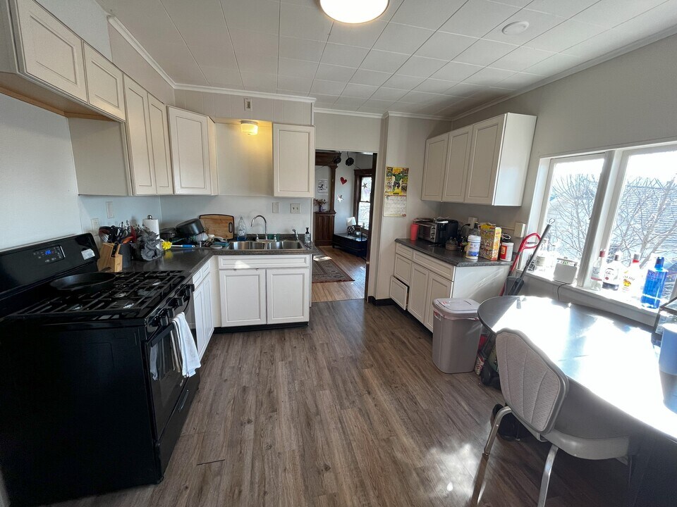 1279 Vestal Ave in Binghamton, NY - Building Photo