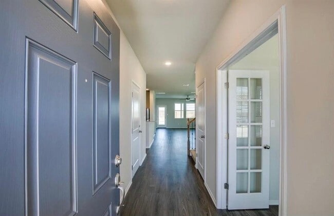 129 Goldfinch Dr in San Marcos, TX - Building Photo - Building Photo