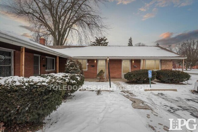 4231 Harvest Ln in Toledo, OH - Building Photo - Building Photo