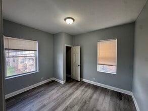 843 E Marquette Rd in Chicago, IL - Foto de edificio - Building Photo