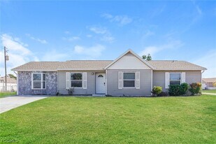 7436 Sunnybrook Blvd in Englewood, FL - Building Photo