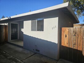 808 Moraga Dr in Mountain View, CA - Building Photo