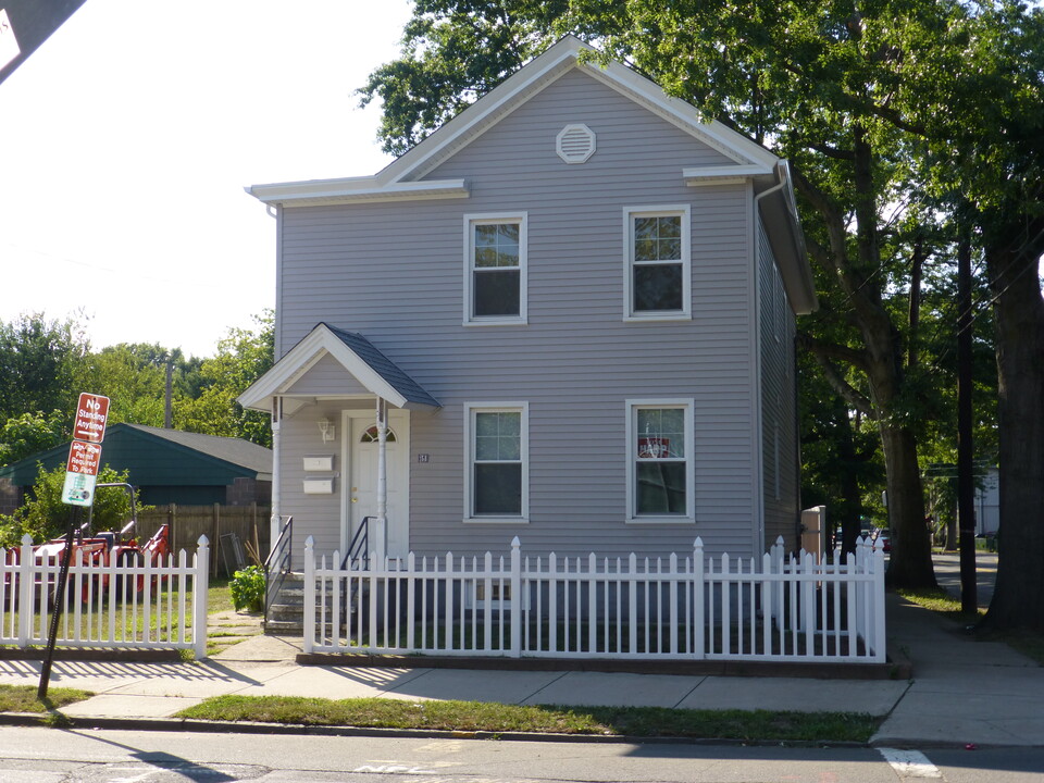 158 Nash St in New Haven, CT - Foto de edificio