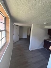 206 E 2nd St in Cushing, OK - Foto de edificio - Building Photo