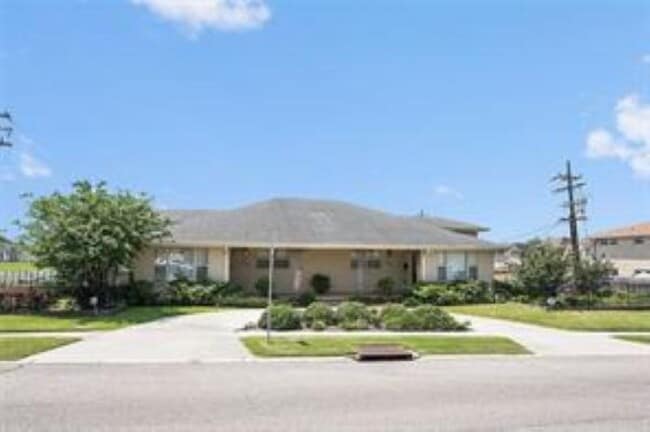 property at 996 Allen Toussaint Blvd