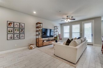 517 Hutchinson Ln in Lewisville, TX - Building Photo - Building Photo