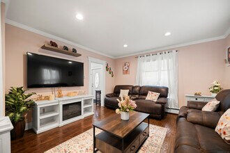 38 Wooster Hts Rd in Danbury, CT - Building Photo - Building Photo