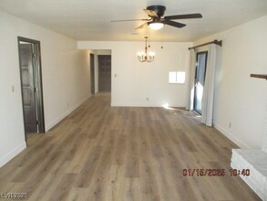 2547 Egret Cir in Las Vegas, NV - Building Photo - Building Photo