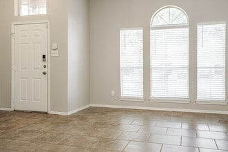 7325 Meadows Dr N in Forest Hill, TX - Building Photo - Building Photo