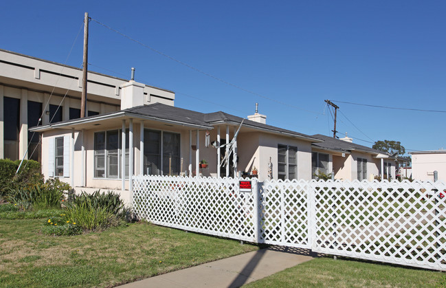 The Sundial in Chula Vista, CA - Building Photo - Building Photo