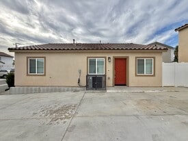 2277 Chestnut St in San Bernardino, CA - Building Photo