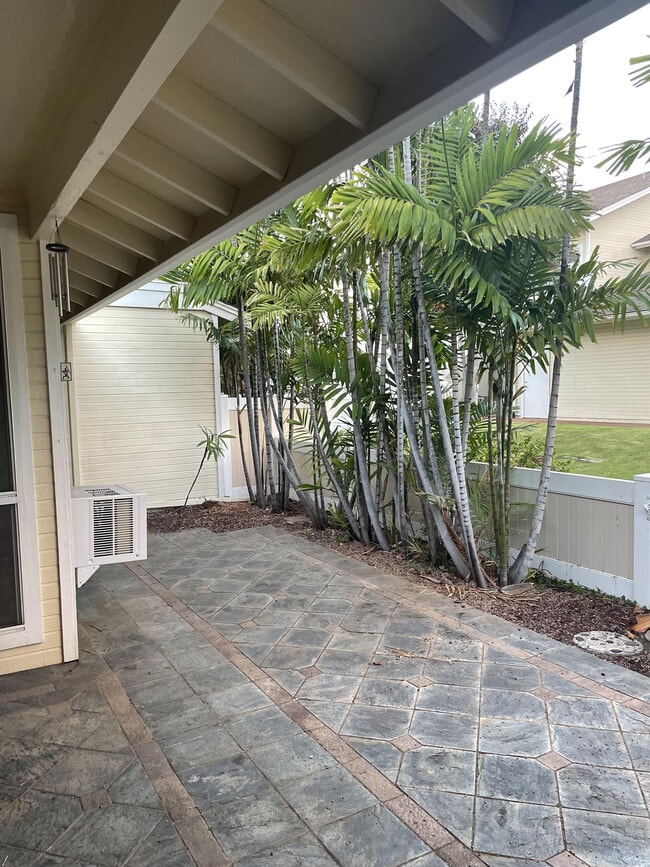 91-1035-1035 Laaulu St