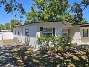 4613 W Paxton Ave in Tampa, FL - Building Photo - Building Photo