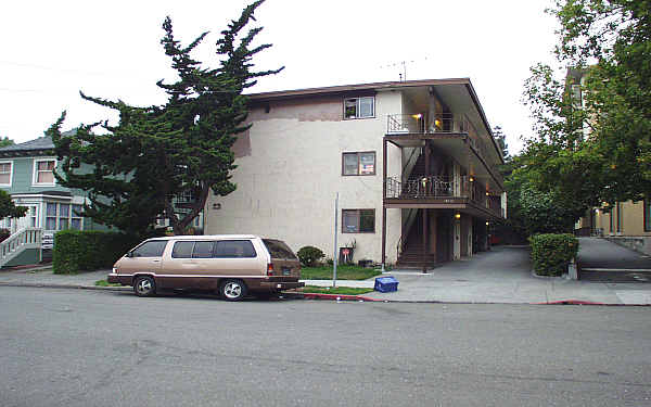 2335 Russell St in Berkeley, CA - Foto de edificio - Building Photo