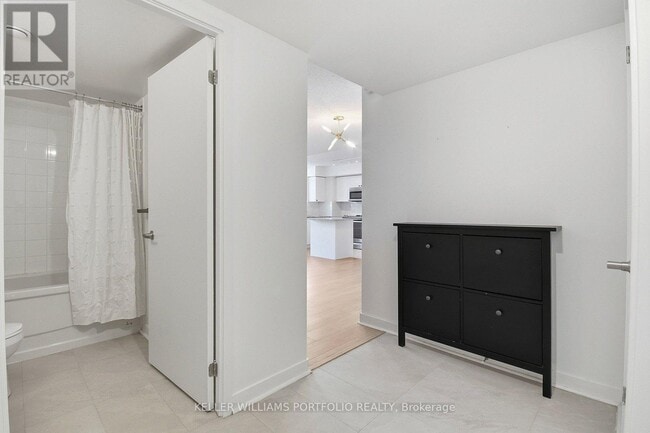 816 Lansdowne Ave in Toronto, ON - Building Photo - Building Photo