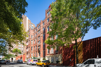 329 E 63rd St in New York, NY - Building Photo - Primary Photo