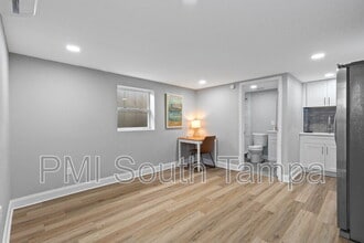 2541 W Main St in Tampa, FL - Building Photo - Building Photo