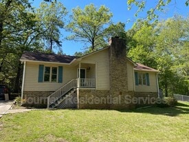 1605 Owls Nest Rd in Sanford, NC - Building Photo